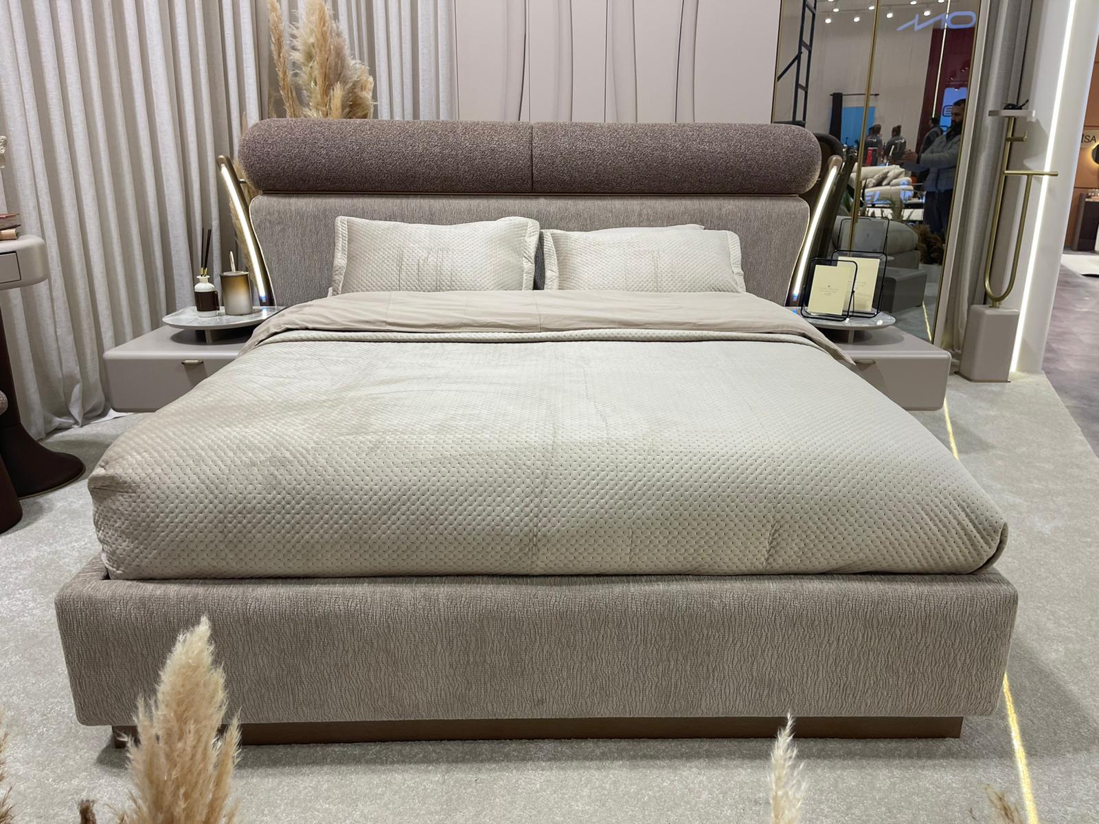 Nota Bedroom with Hydraulic Storage