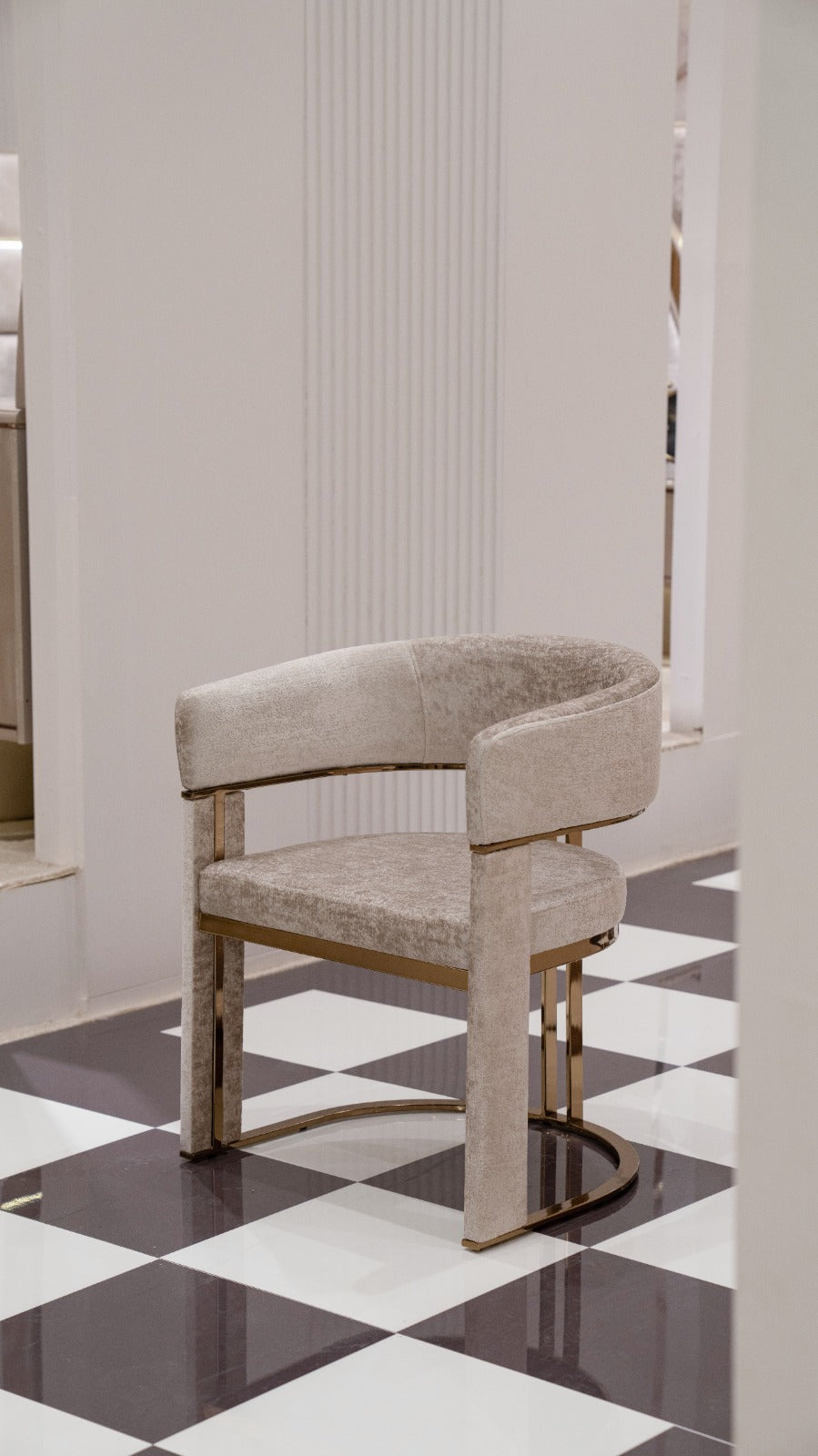 Royal Dining Table Set