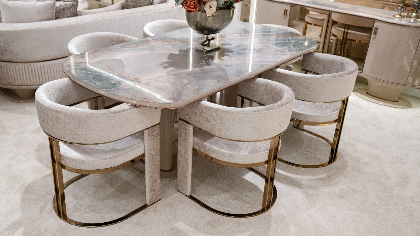 Royal Dining Table Set