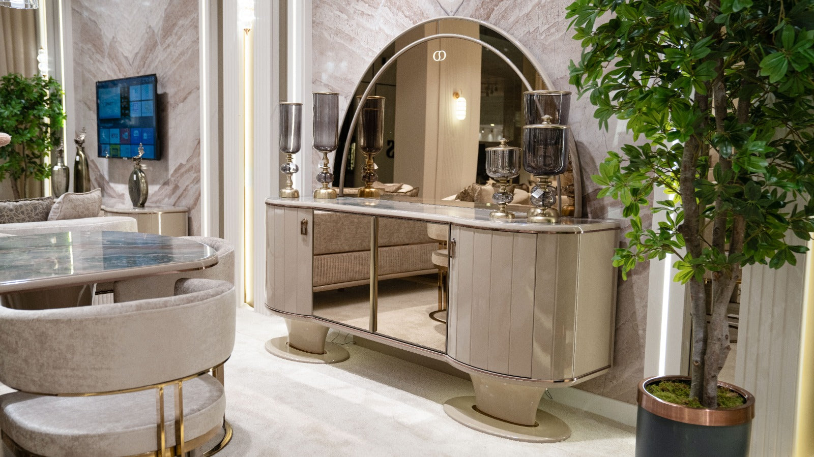 Royal Dining Table Set
