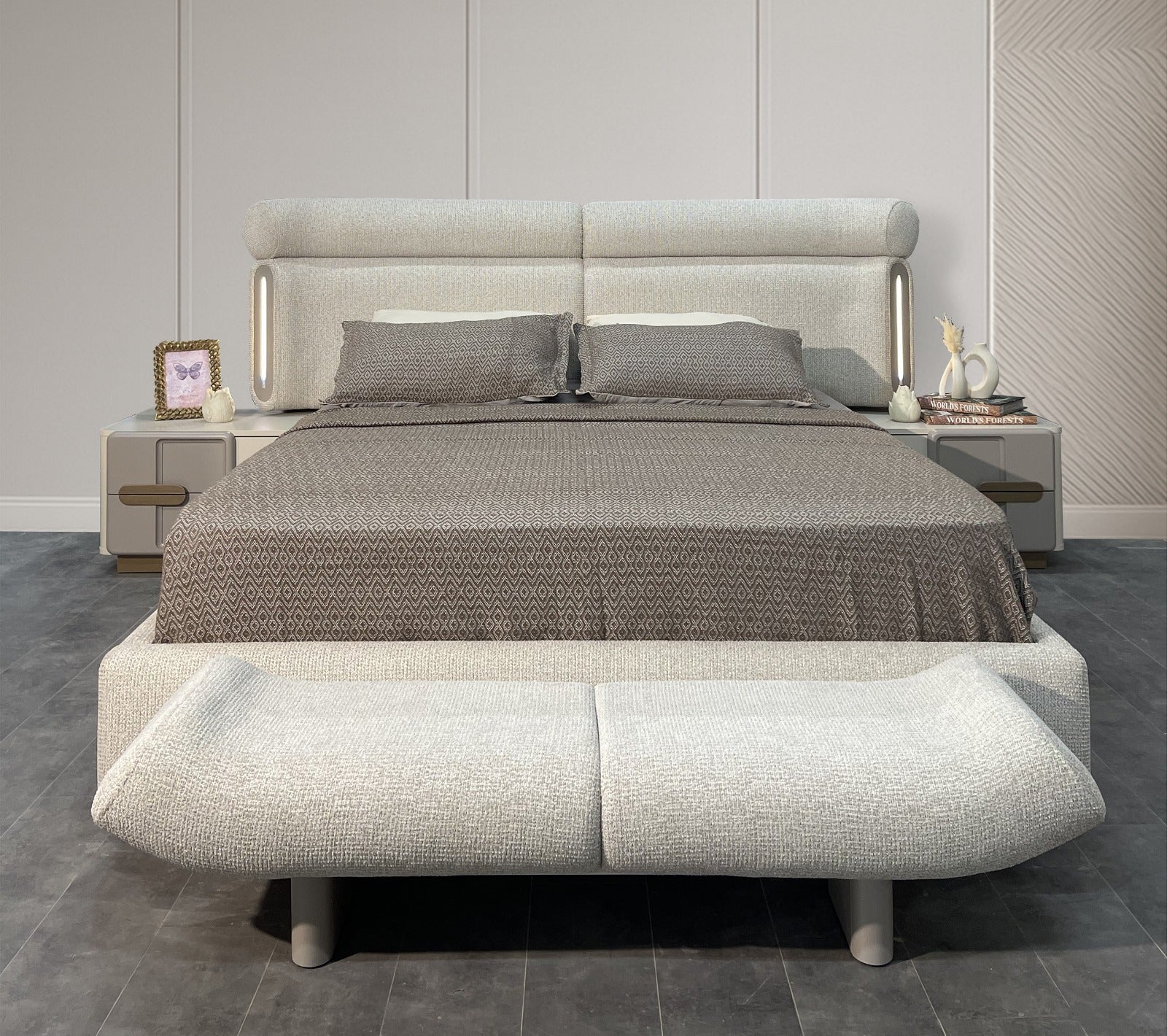 Dante-Luxe Bedroom with Hydraulic Storage