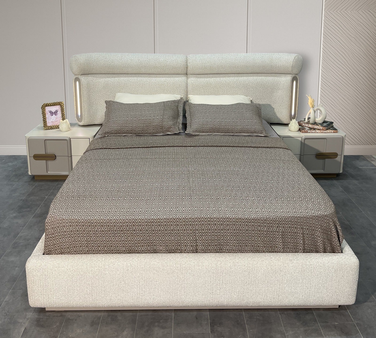 Dante-Luxe Bedroom with Hydraulic Storage