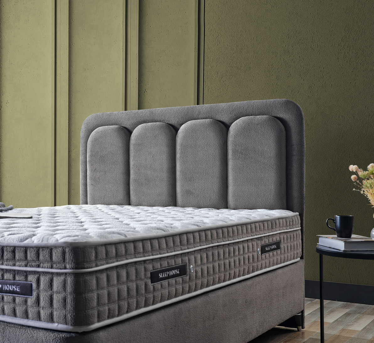 Uludag Bed with Hydraulic Storage